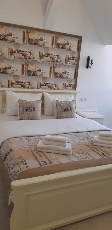 Double Room image 3