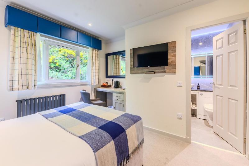 Standard Double Room image 4