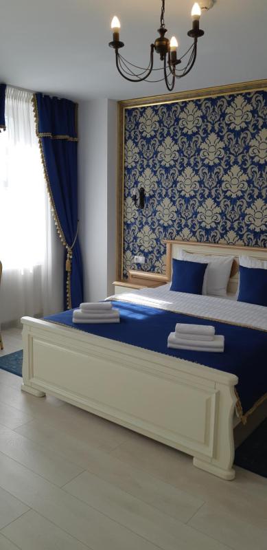 Deluxe Double Room image 3