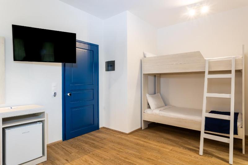 Quadruple Room image 4