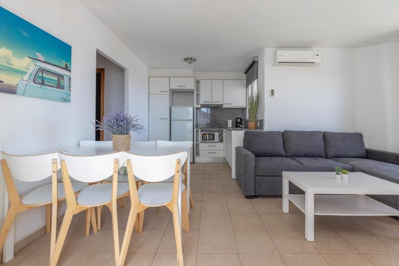One-Bedroom Apartment image 3