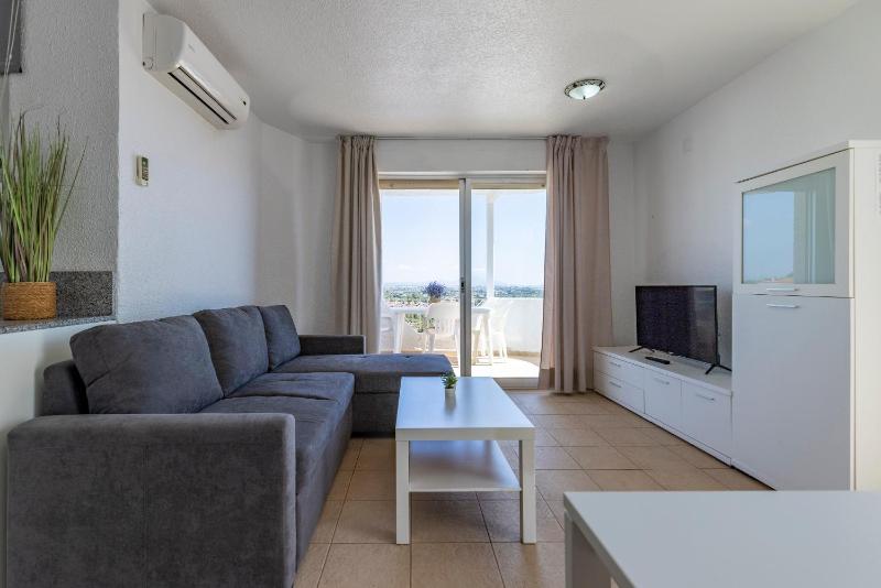 One-Bedroom Apartment image 4