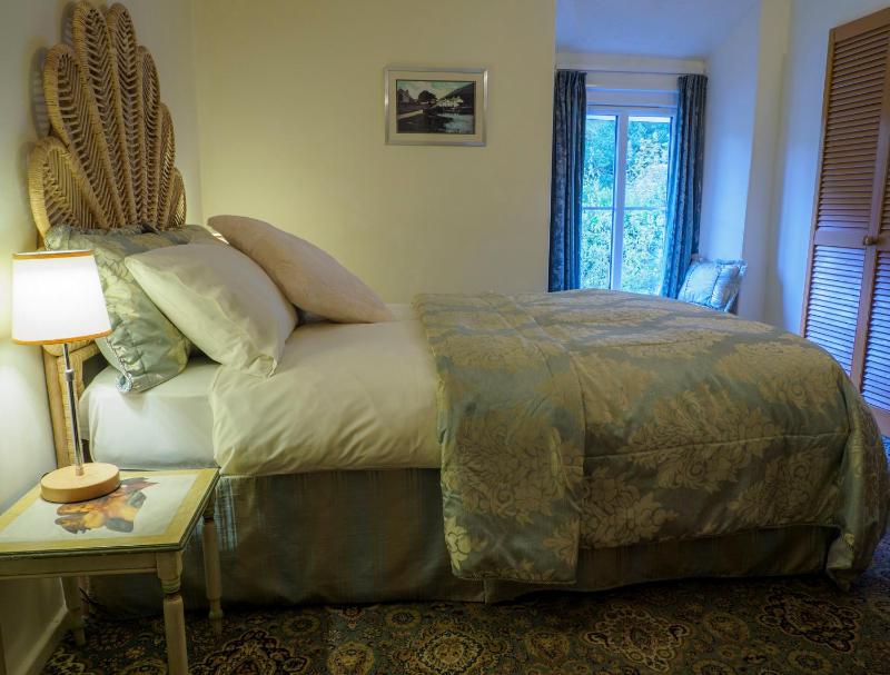 Double Room image 1