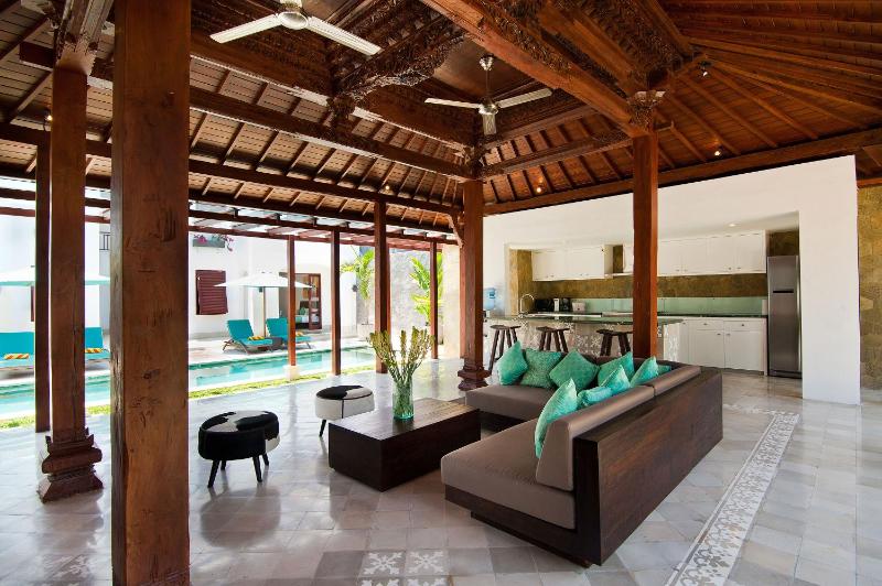 Villa Amalia Walk To Legian Beach - image 4