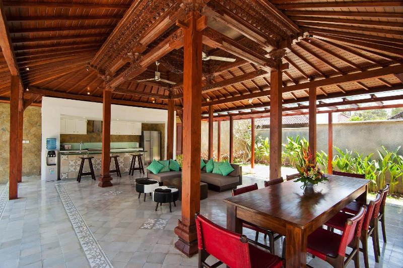 Villa Amalia Walk To Legian Beach - image 21