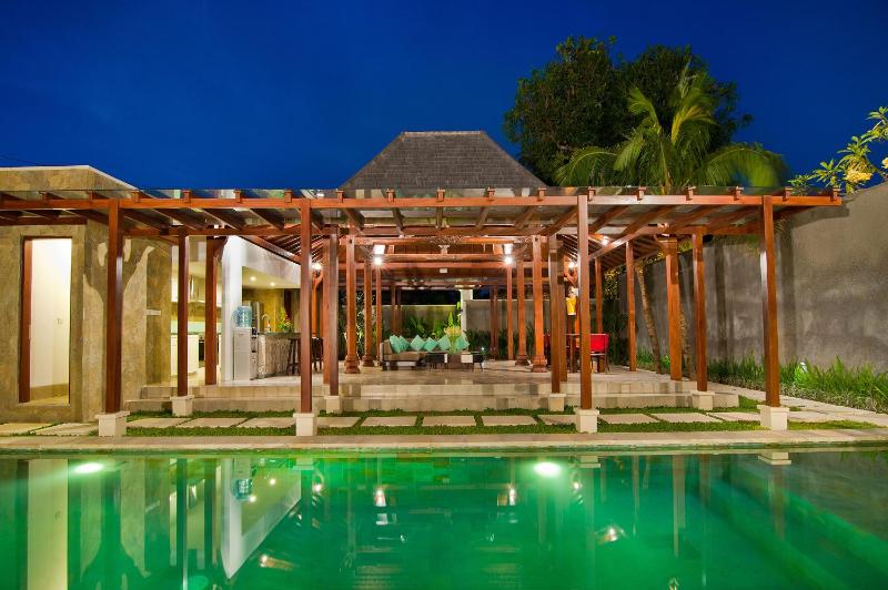 Villa Amalia Walk To Legian Beach - image 14