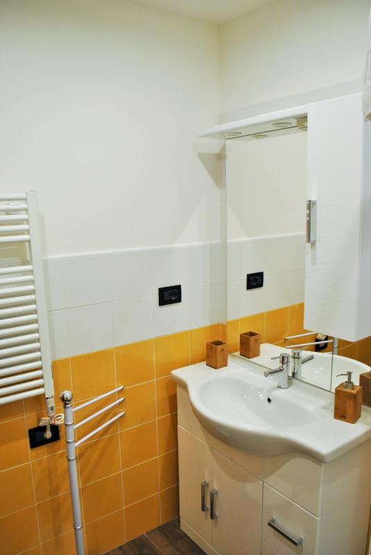 Standard Double Room image 3
