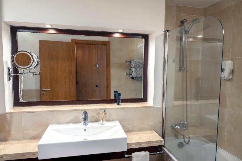 Double Room with Sea View image 2