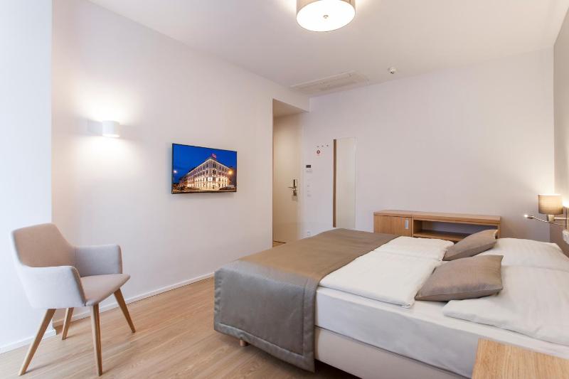 Executive Double Room image 3
