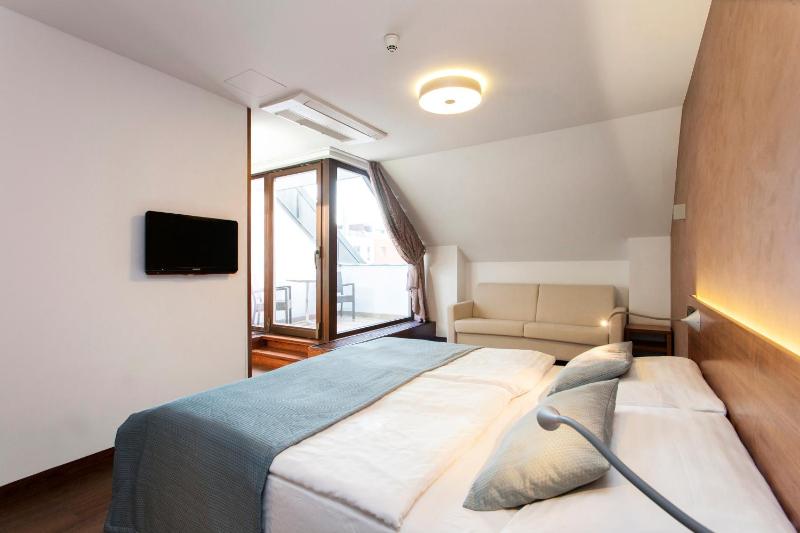 Executive Suite image 4