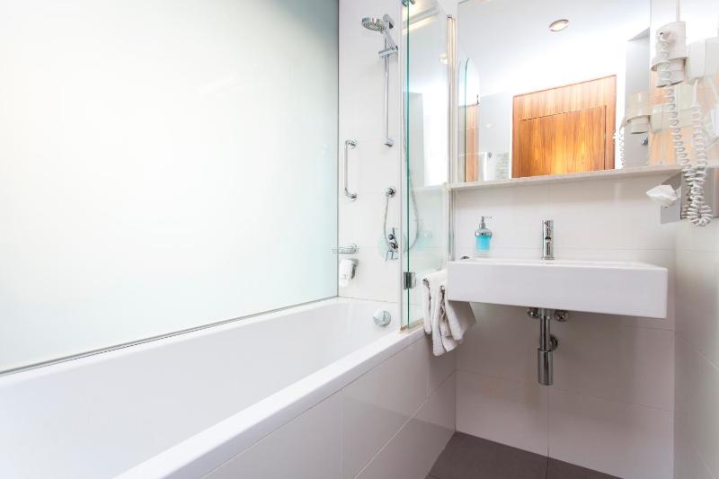 Executive Suite image 2