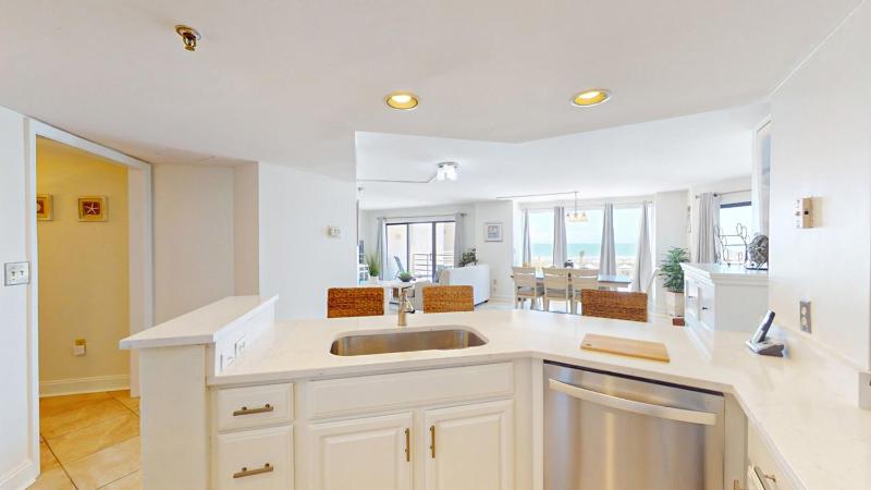 1202 Villamare - image 24