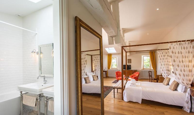 Double Room with Park View image 1