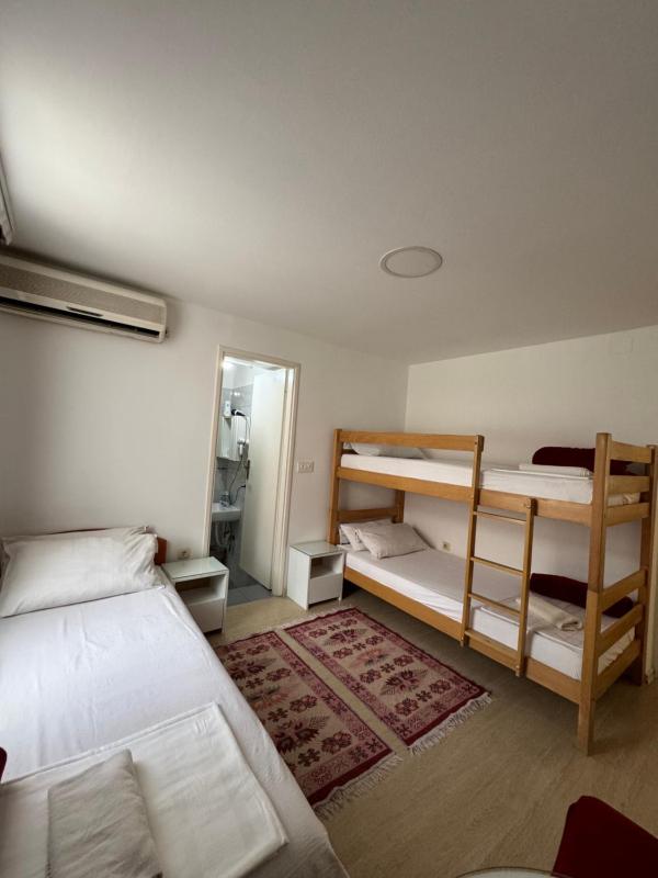 Triple Room with Private Bathroom image 4