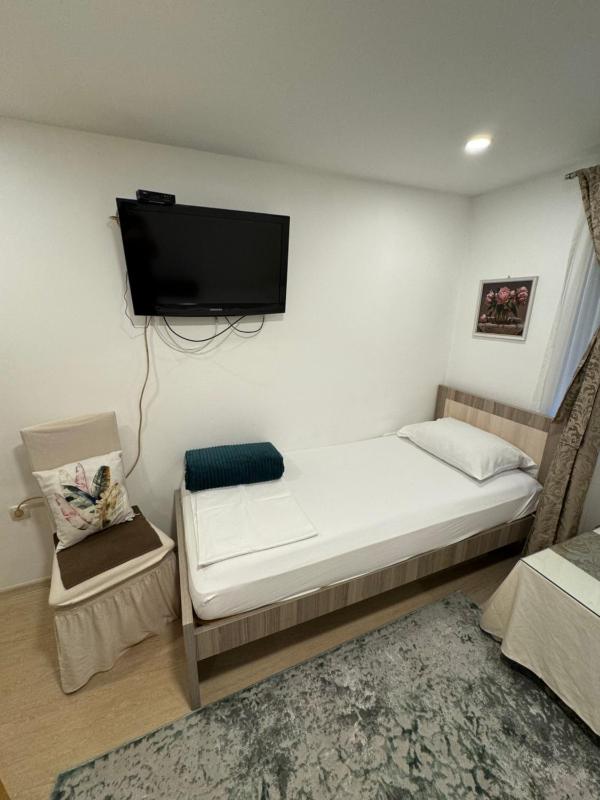Family Room with Bathroom image 3