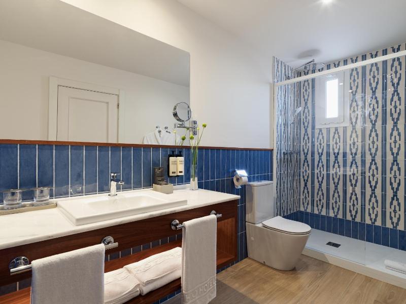 Superior Double Room (2 Adults) image 4