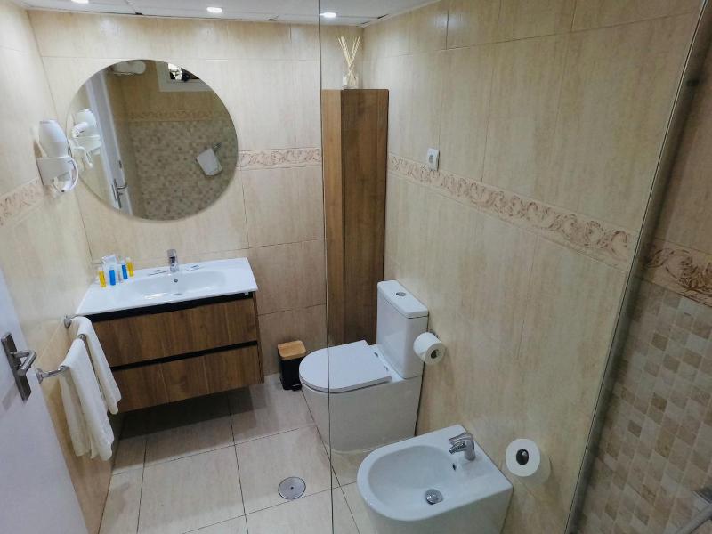 Two-Bedroom Apartment with sea view and Terrace ( 4-6 Adults) image 3