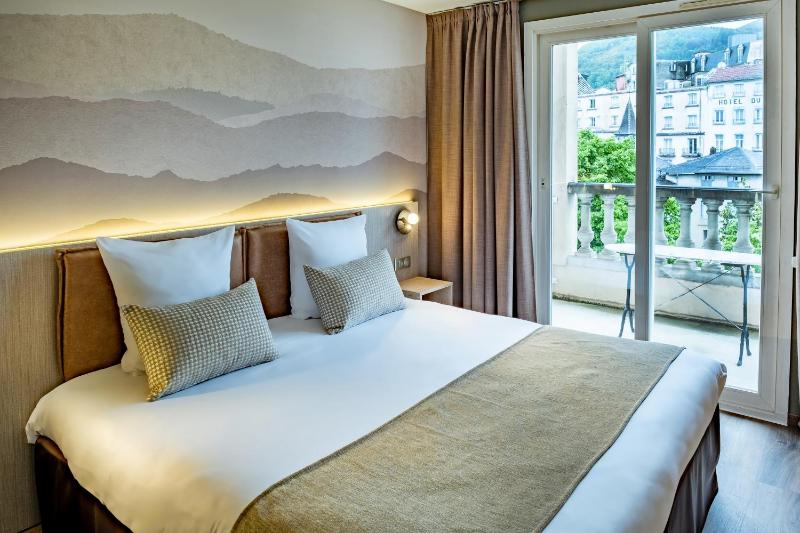 Superior Double or Twin Room with Balcony image 3