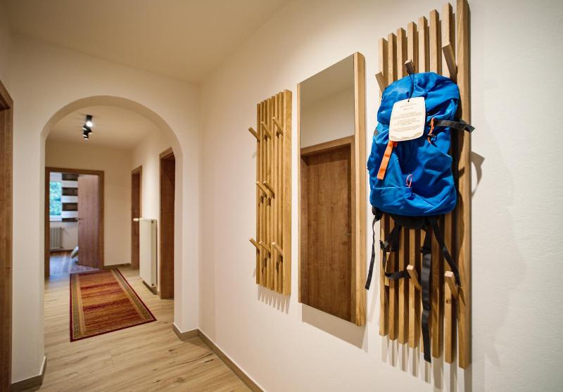 Three-Bedroom Apartment (4-8 Adults) image 4