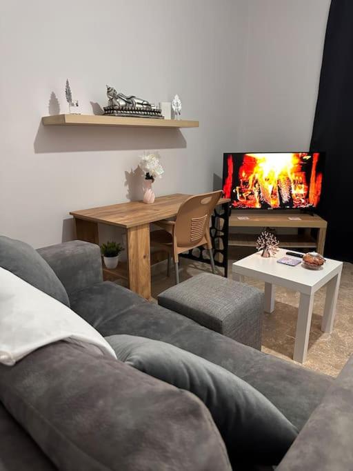 New renovated 1 BEDROOM FLAT North NİCOSİA 5A - image 1