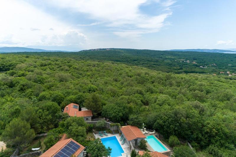 Villa image 2