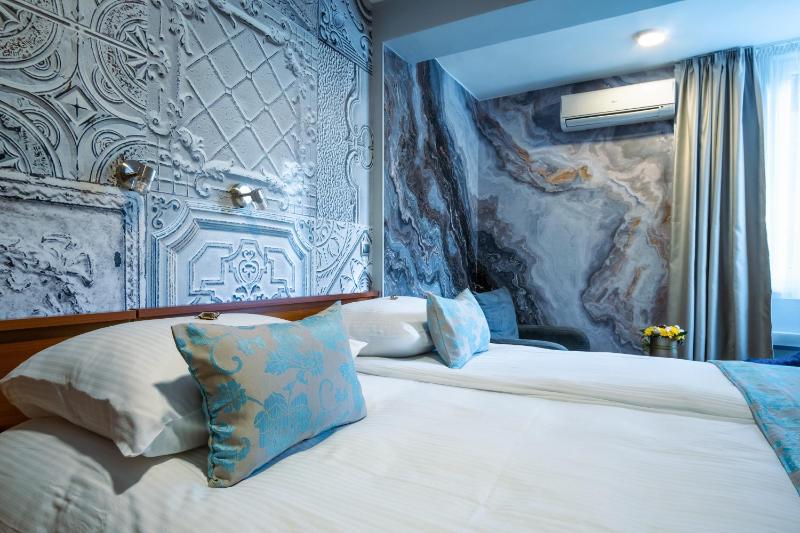Standard Double or Twin Room image 2