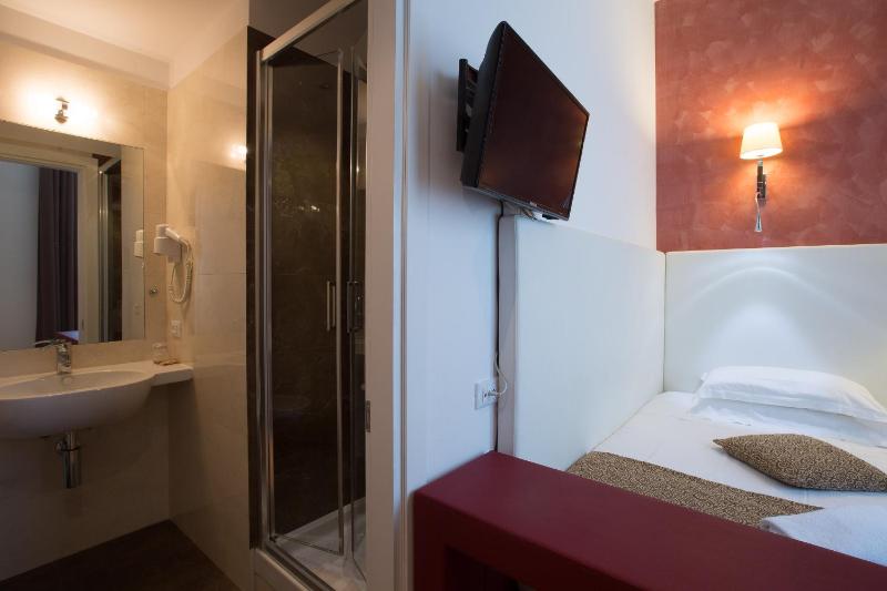 Superior Single Room image 2