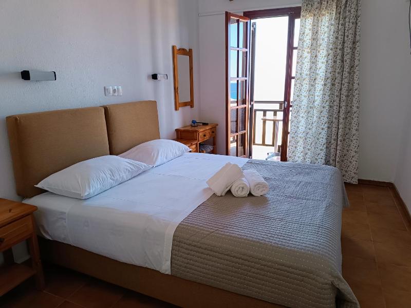 Standard Double Room image 2
