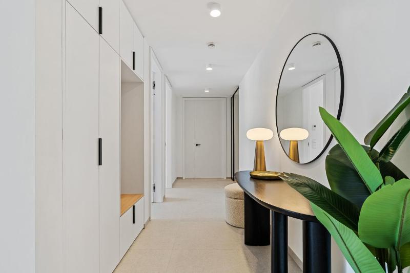 Spacious 6th-Floor Gem: Modernity Meets Comfort - image 16