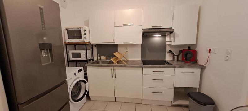 Spacious apartment near the sea - image 12