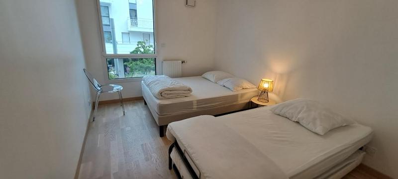 Spacious apartment near the sea - image 11