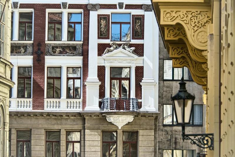 One-Bedroom Apartment with Patio image 1