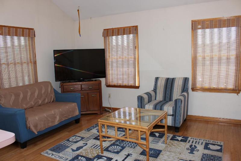 Three-Bedroom Apartment image 3