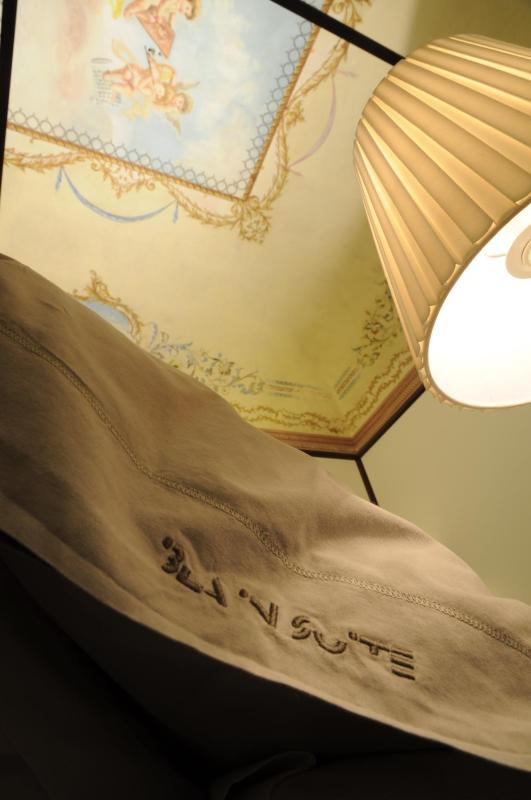 Deluxe Suite image 3
