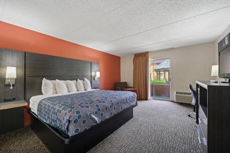 King Room - Courtyard View image 1