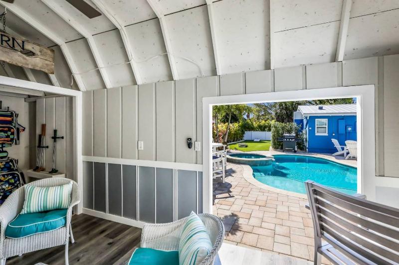 A Reel Beauty - 2 Blocks to Beach! Pool Spa Putting Green by Anna Maria Life Vacation Rentals - image 26