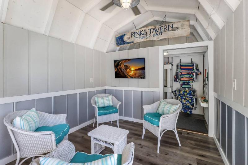 A Reel Beauty - 2 Blocks to Beach! Pool Spa Putting Green by Anna Maria Life Vacation Rentals - image 39