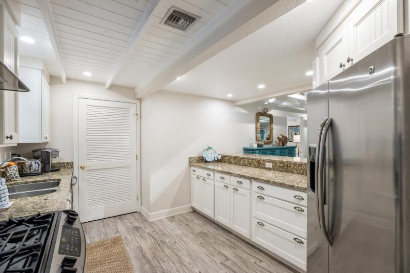 A Reel Beauty - 2 Blocks to Beach! Pool Spa Putting Green by Anna Maria Life Vacation Rentals - image 23
