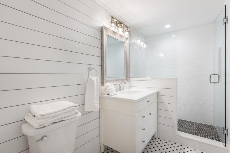 A Reel Beauty - 2 Blocks to Beach! Pool Spa Putting Green by Anna Maria Life Vacation Rentals - image 46