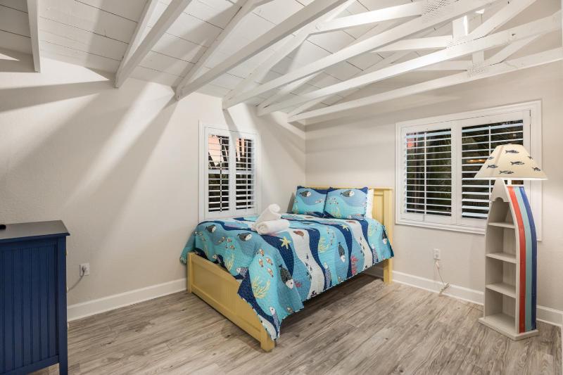A Reel Beauty - 2 Blocks to Beach! Pool Spa Putting Green by Anna Maria Life Vacation Rentals - image 33
