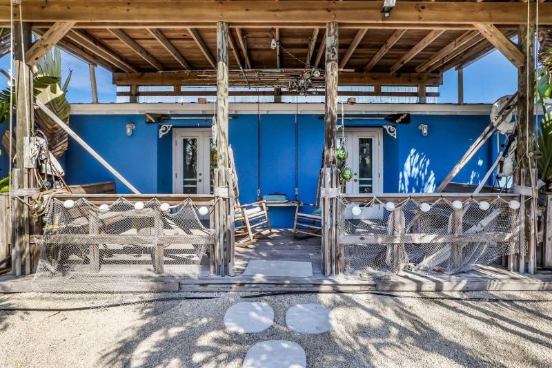 A Reel Beauty - 2 Blocks to Beach! Pool Spa Putting Green by Anna Maria Life Vacation Rentals - image 48