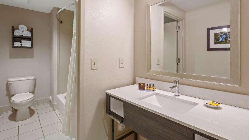 Junior King Suite - Non-Smoking image 2