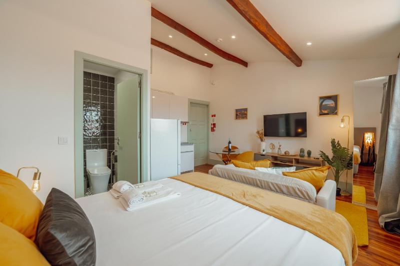 Downtown Suites by Vacationy - image 15