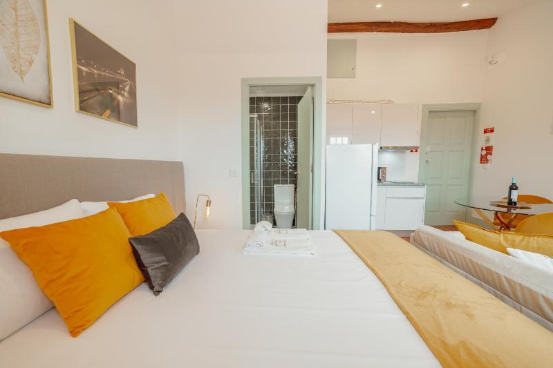 Downtown Suites by Vacationy - image 12