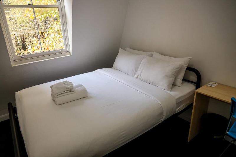 Double Room with Shared Bathroom image 1