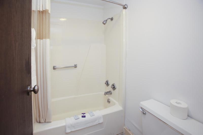 Double Room with Two Double Beds - Non-Smoking image 4