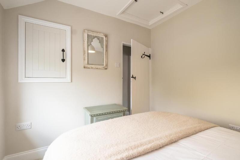 Wigeon Cottage Aldeburgh - Sleeps 4 - Adults only house - image 14