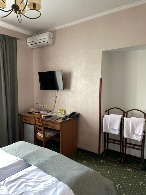 Standard  Double Room image 3