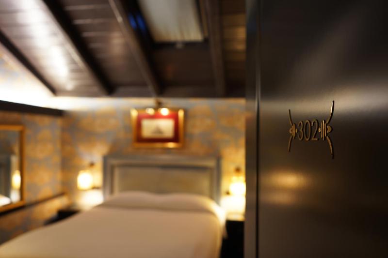 Single Room image 4
