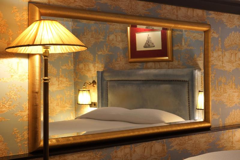 Single Room image 3